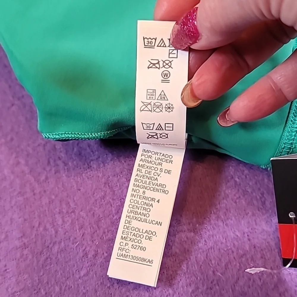 0728. NWTs ~ Under Armour ~ Low Impact ~ Yoga- Pilates-Hiking ~ Removable Pads~ - Picture 9 of 11